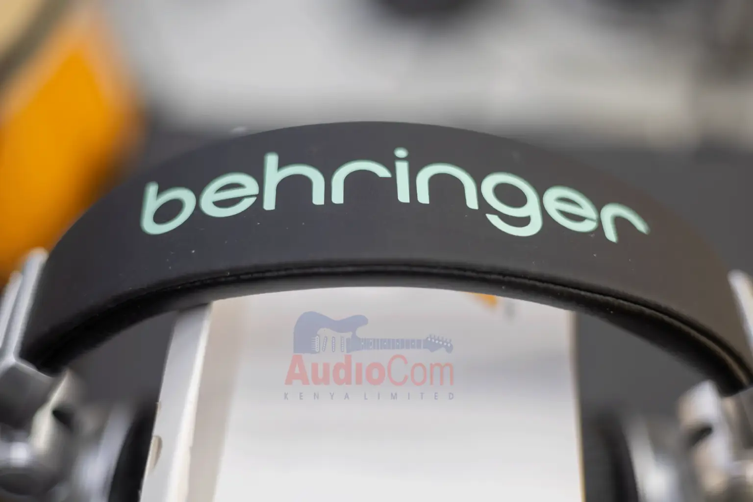 Behringer HPX2000 Headphones 8 Behringer HPX 2000 Dj Headphones with high-definition bass and super-transparent highs Specifications