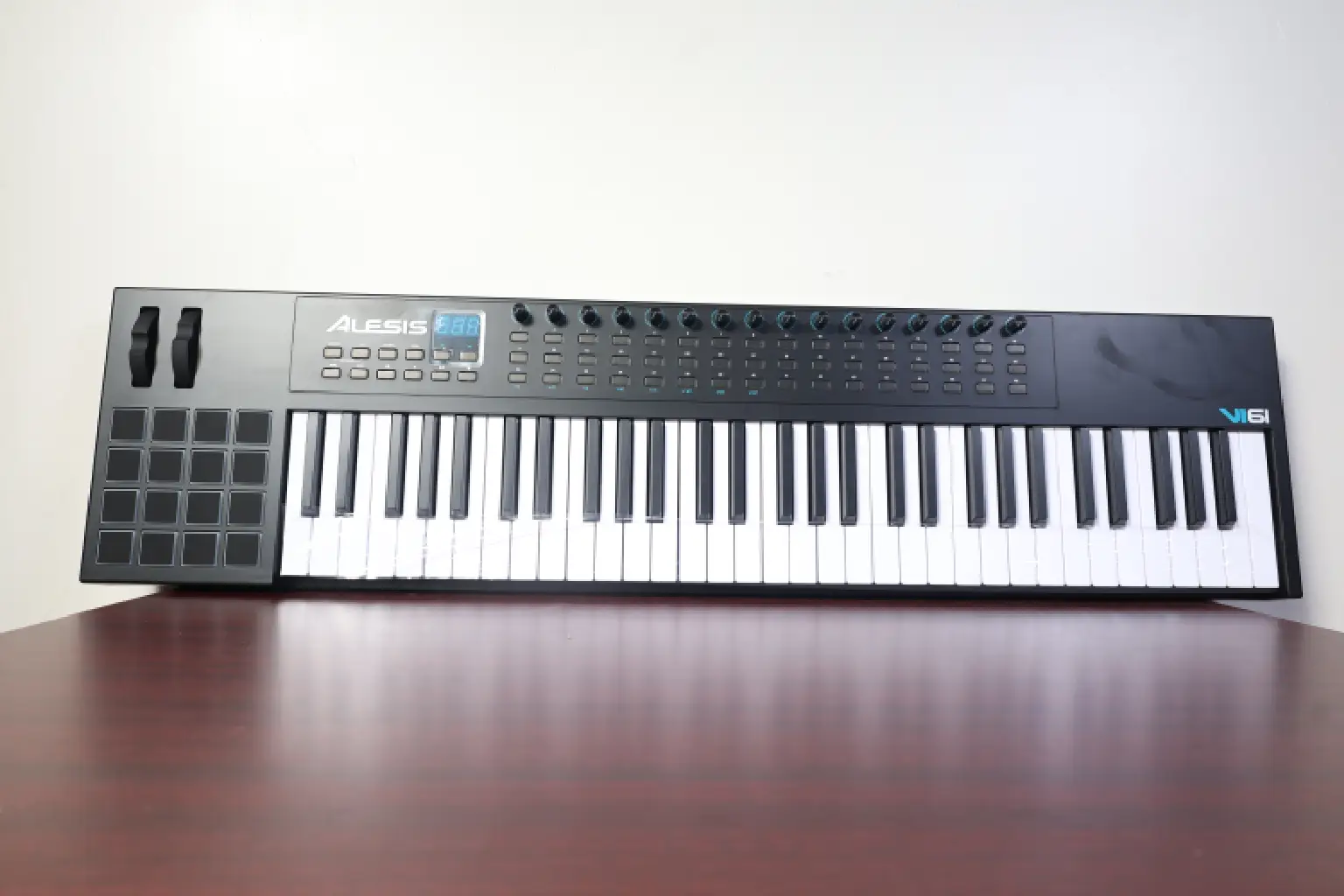 Alesis VI61 MIDI Keyboard Controller 3 Alesis VI61 MIDI