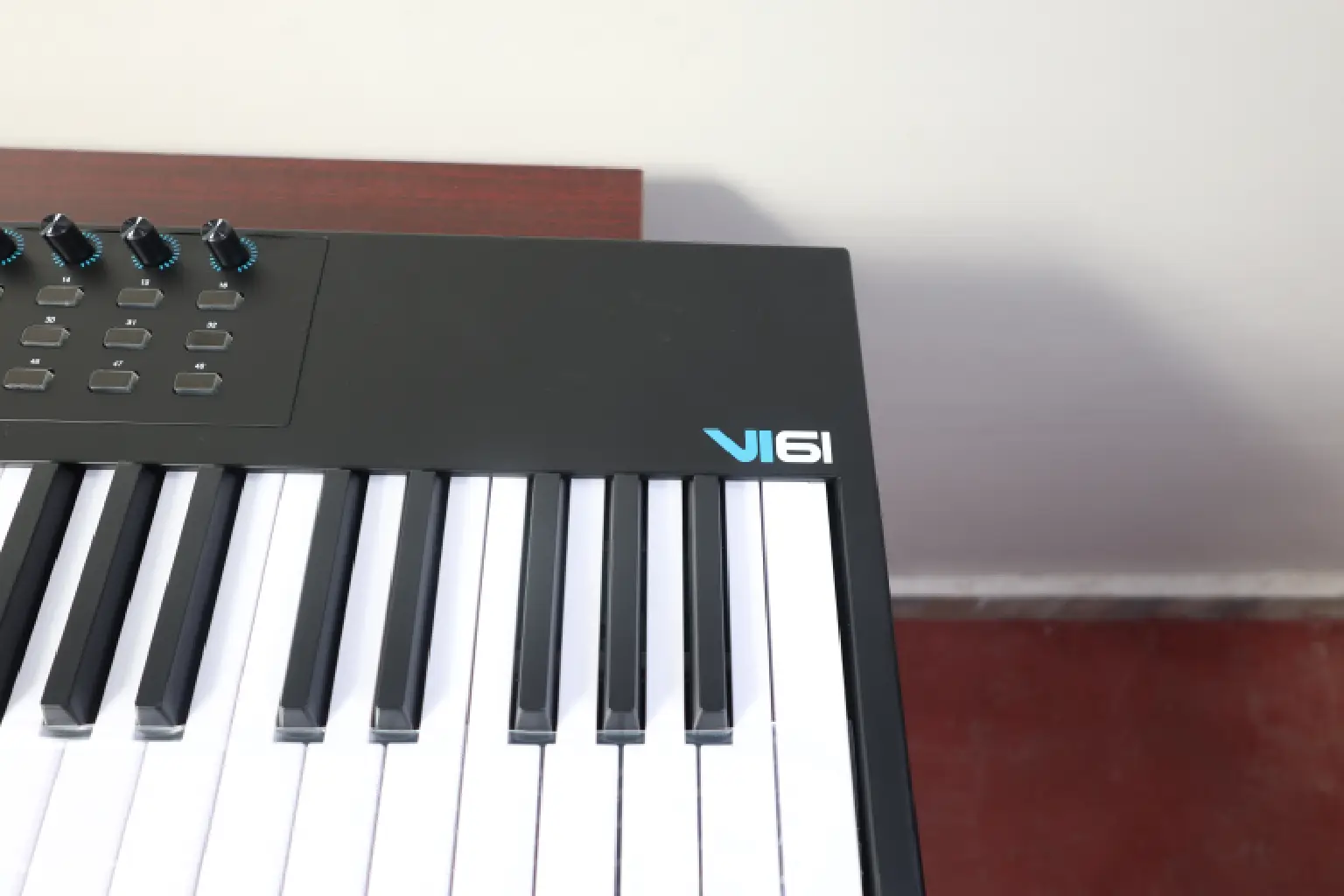 Alesis VI61 MIDI Keyboard Controller 5 Alesis VI61 MIDI