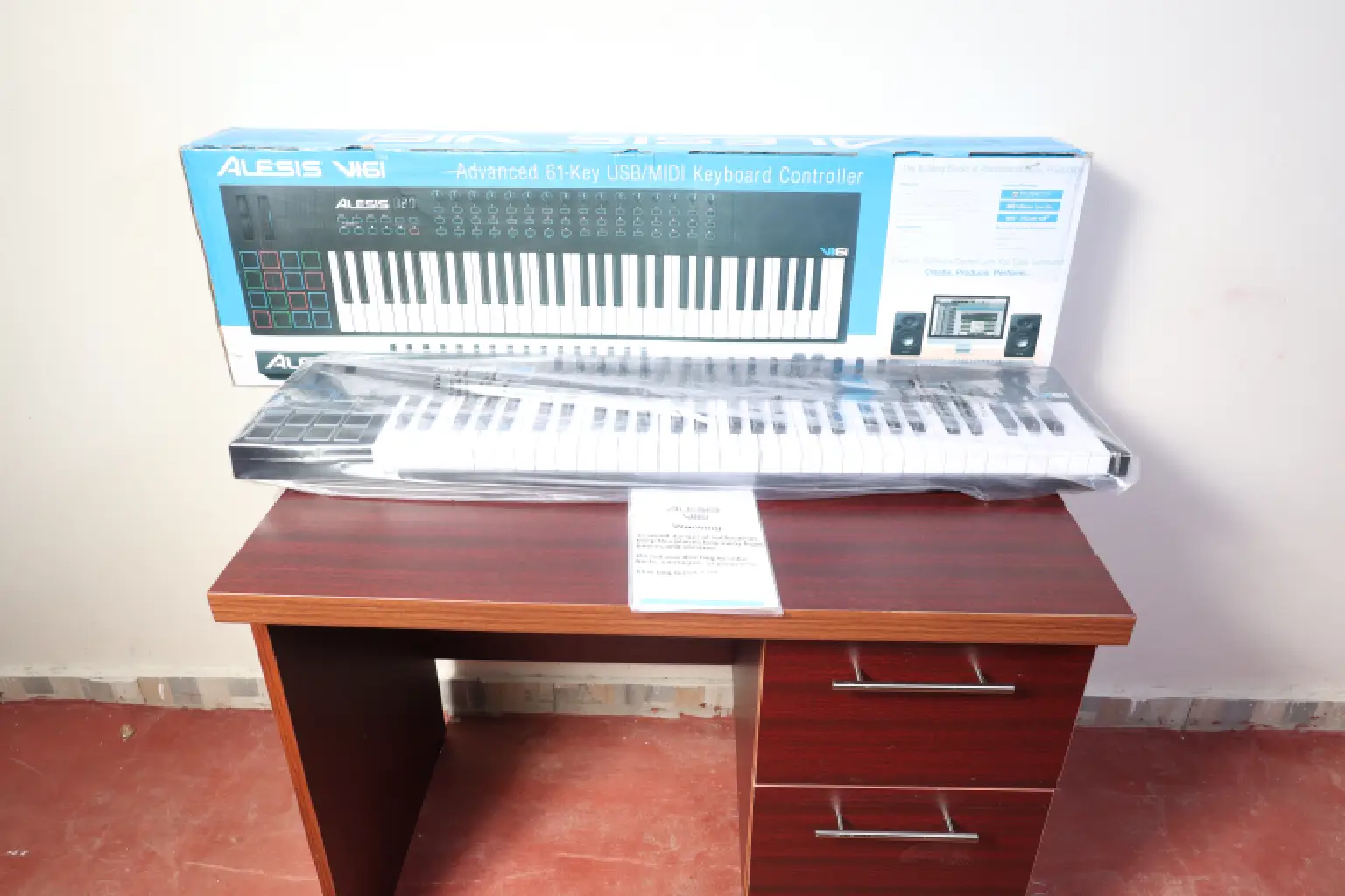 Alesis VI61 MIDI Keyboard Controller 8 Alesis VI61 MIDI Keyboard Controller