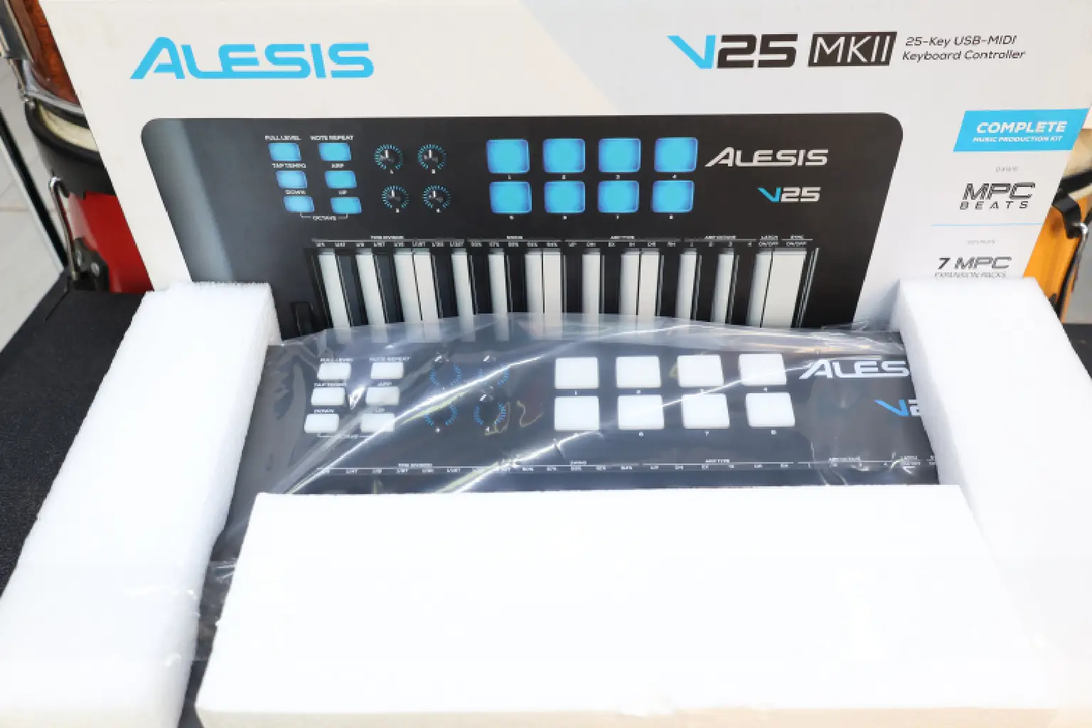 Alesis V25 MKII USB MIDI Controller 2 Alesis v25 for sale