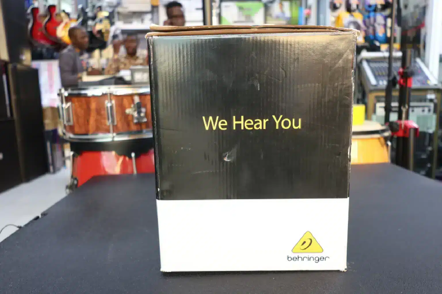 Behringer media 40USB Monitor 2 Behringer Media 40USB vs KRK Rokit