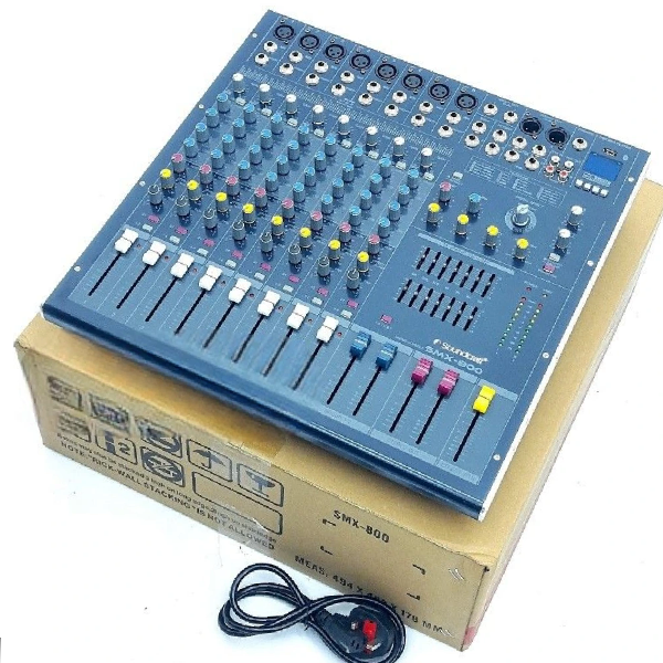 Soundcraft SMX 800 Plain Mixer 1 Soundcraft SMX 800 mixer for DJs