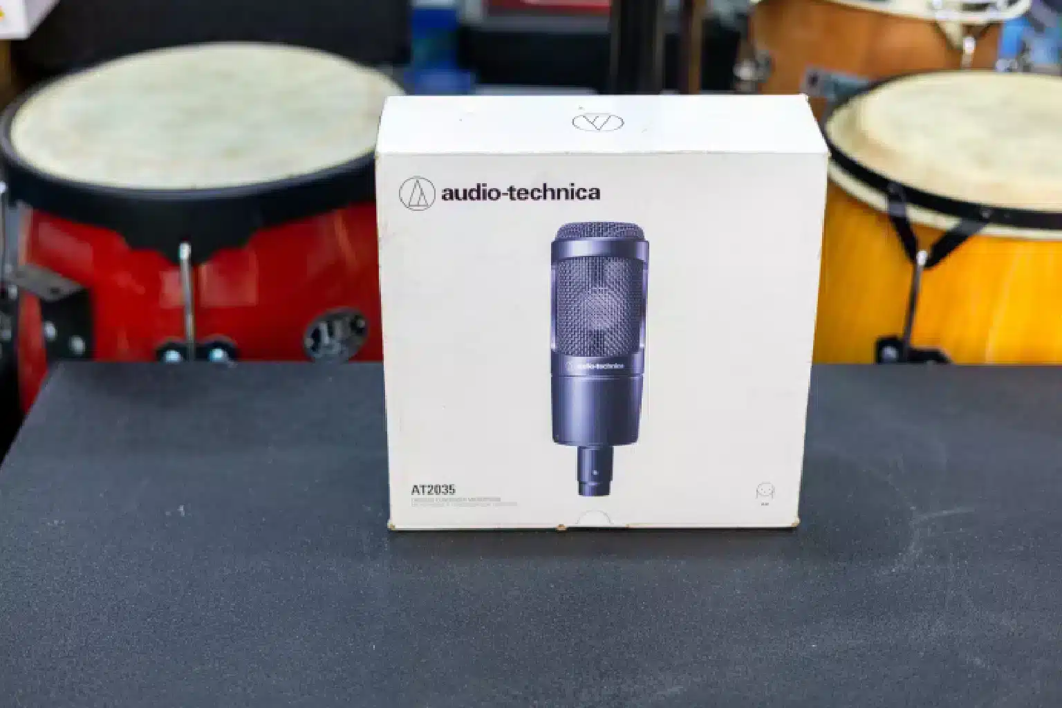 Audio technica AT2035 Microphone 3 Audio-Technica AT2035