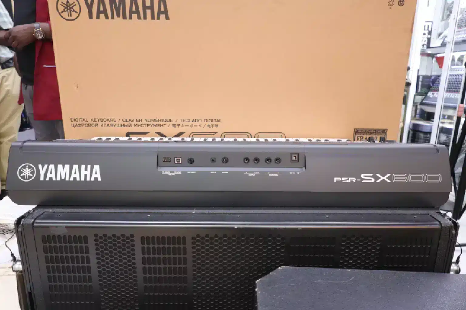 Yamaha PSR SX600 keyboard 6 Yamaha PSR-SX600 connectivity