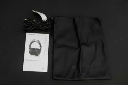 Behringer BH40 Studio Headphones 16 Behringer BH40 headphones