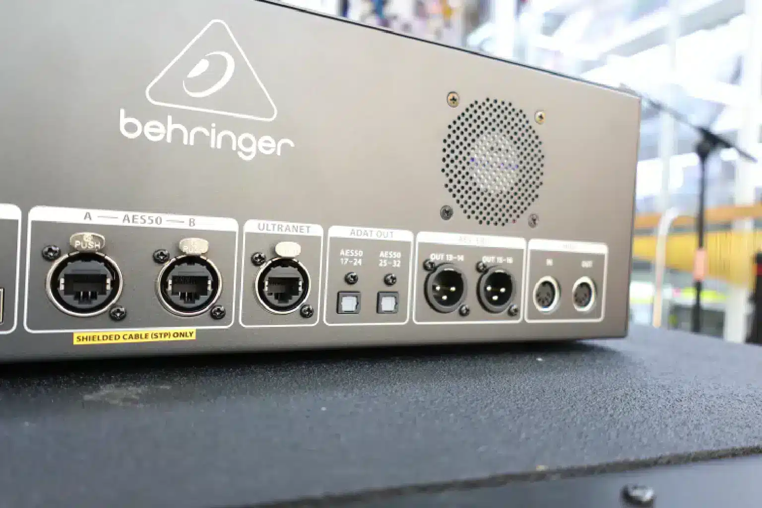 Behringer S32 Nairobi 