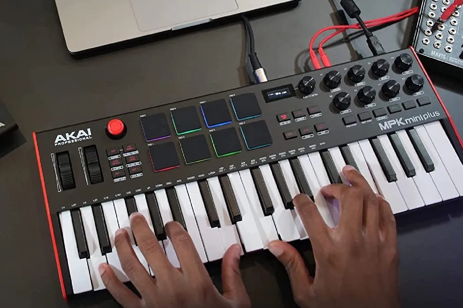 The Ultimate Guide to MIDI Keyboard Controllers in 2024: Unlocking Creative Potential for Players, Composers, and Producers 3 Mac Compatible MIDI Keyboards