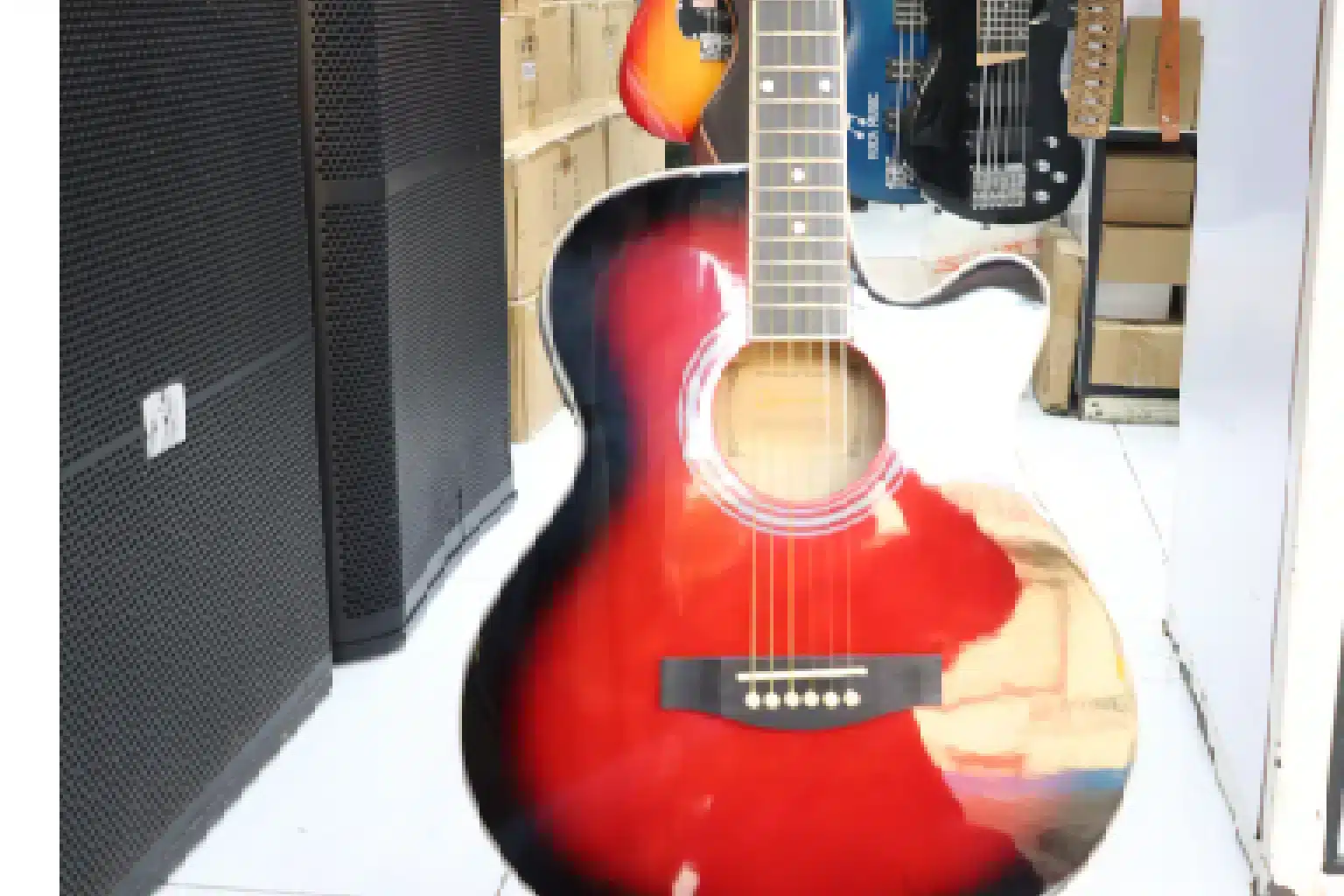 Gibson semi-acoustic guitar 6 strings