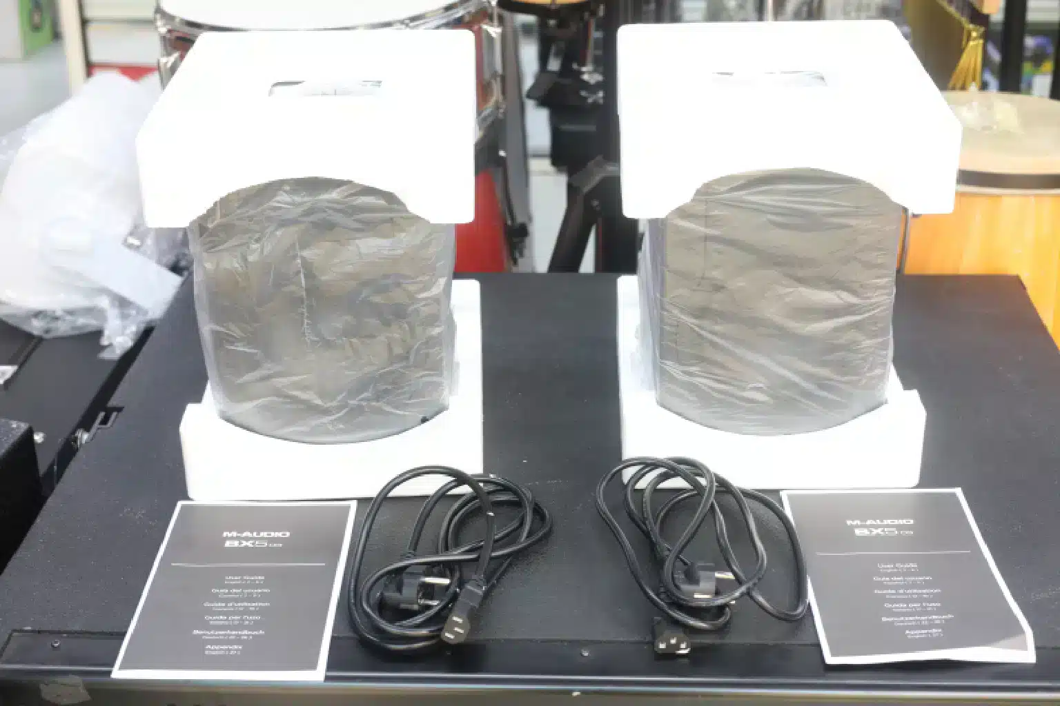 M audio BX5 D3 Powered Studio Reference 16 M-Audio BX5 D3 unboxing