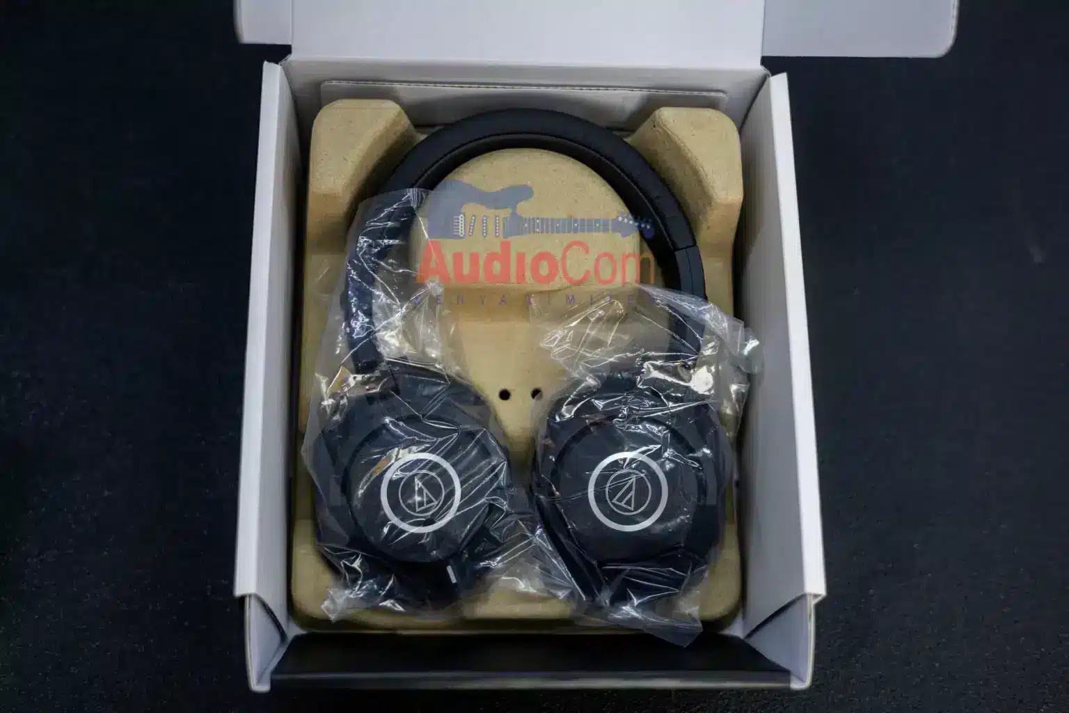Audio-Technica ATH-M40x Professional Studio Monitor Headphone 2 ATH MX40 price